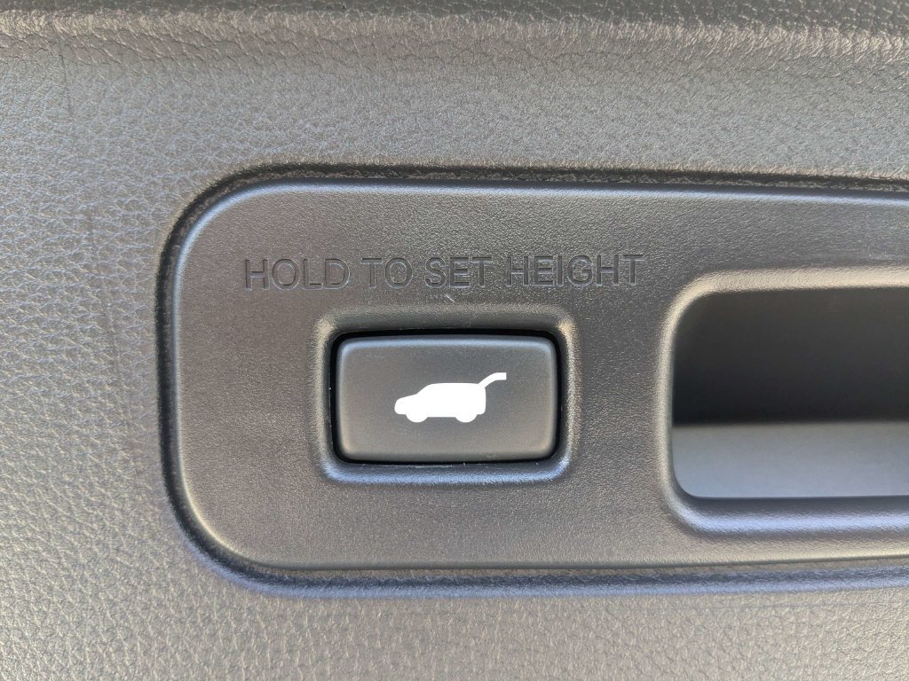 Used 2025 Honda Pilot EX-L image 18