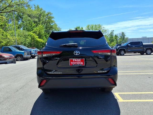 Used 2023 Toyota Highlander XLE AWD/4WD image 7
