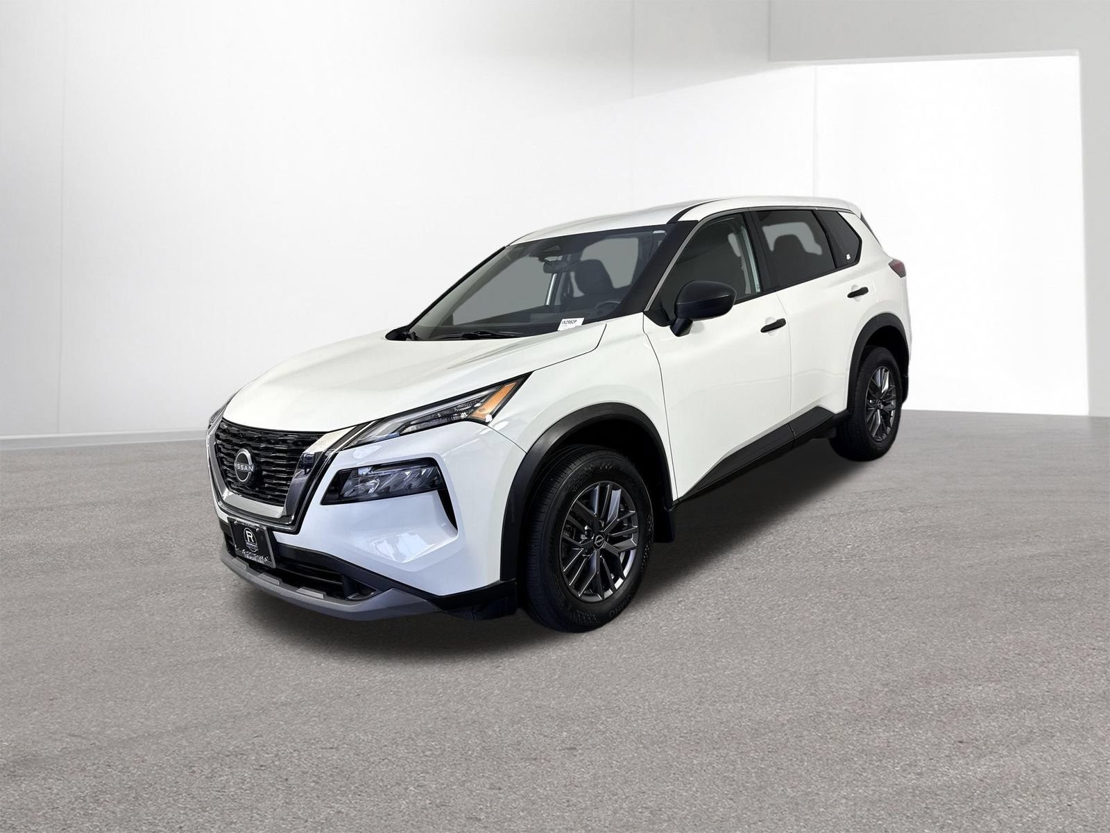 Used 2023 Nissan Rogue S AWD/4WD image 2