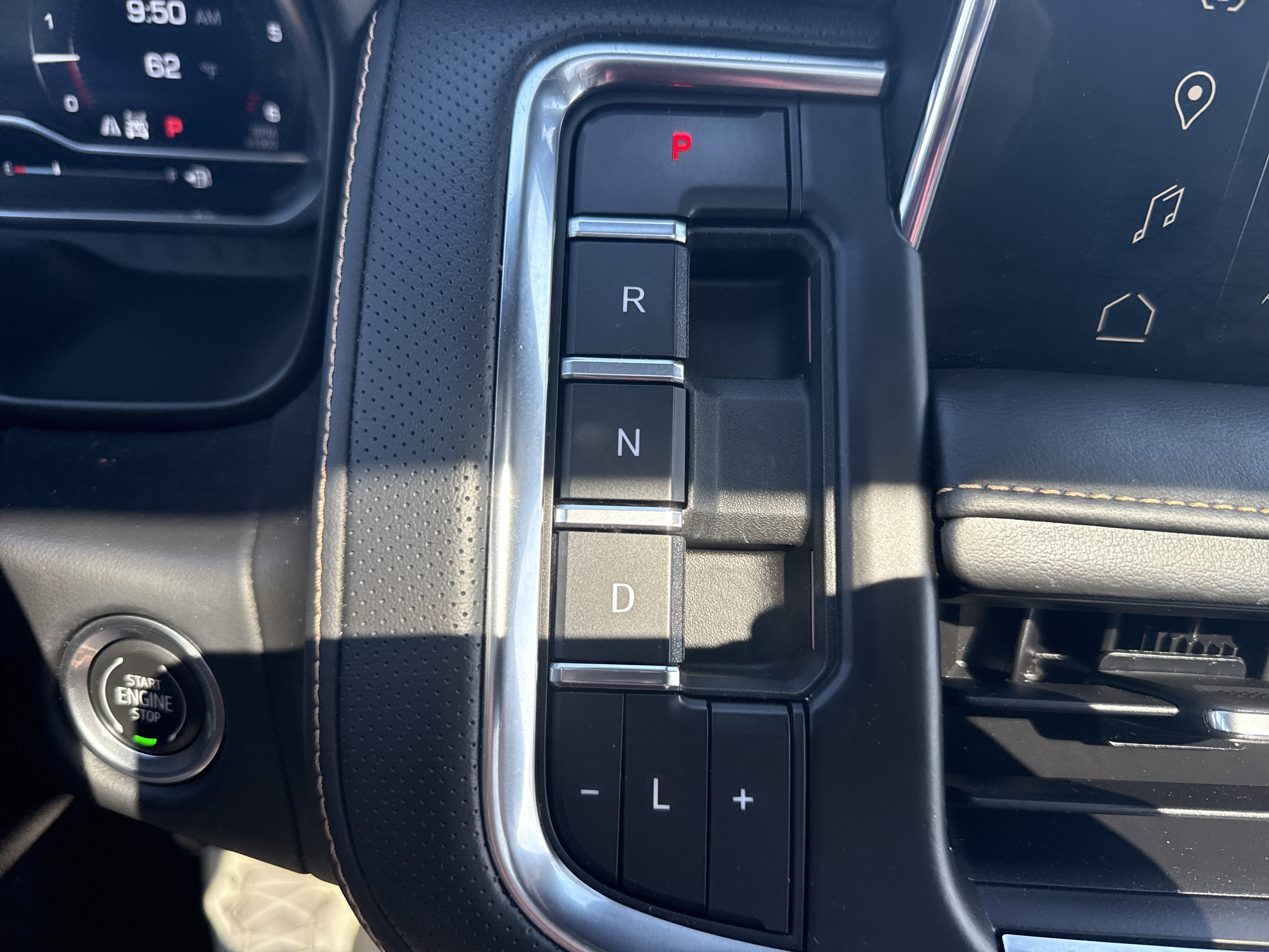 Used 2023 GMC Yukon AT4 w/ AT4 Premium Package AWD/4WD image 26