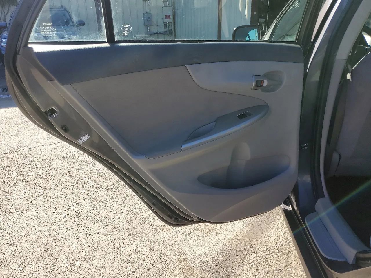 Used 2010 Toyota Corolla LE image 15