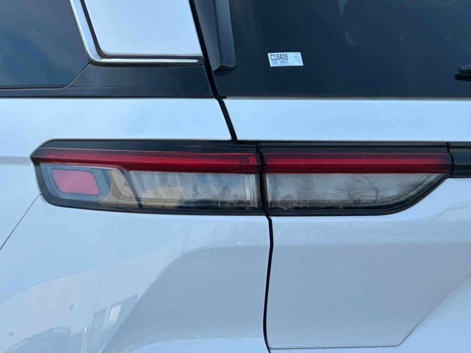 Used 2022 Jeep Grand Cherokee Overland w/ Luxury Tech Group IV image 9