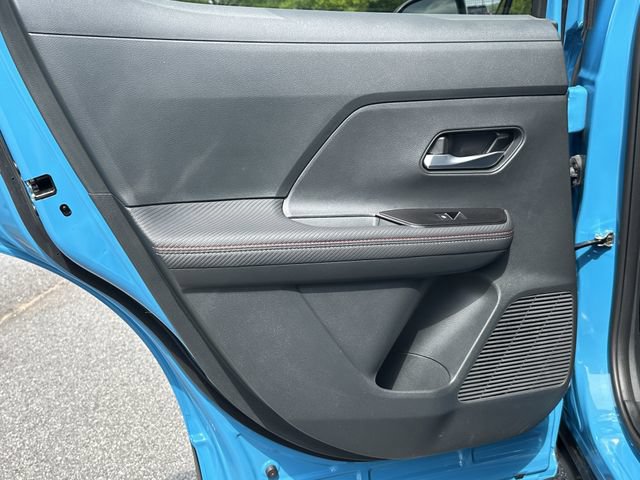 Certified 2025 Nissan Kicks SR FWD image 24