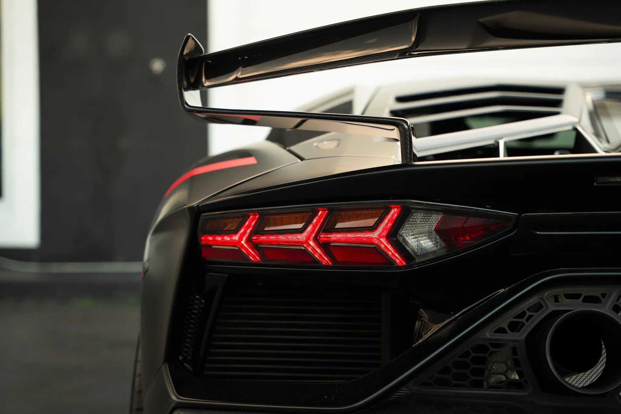 Used 2019 Lamborghini Aventador SVJ AWD/4WD image 36