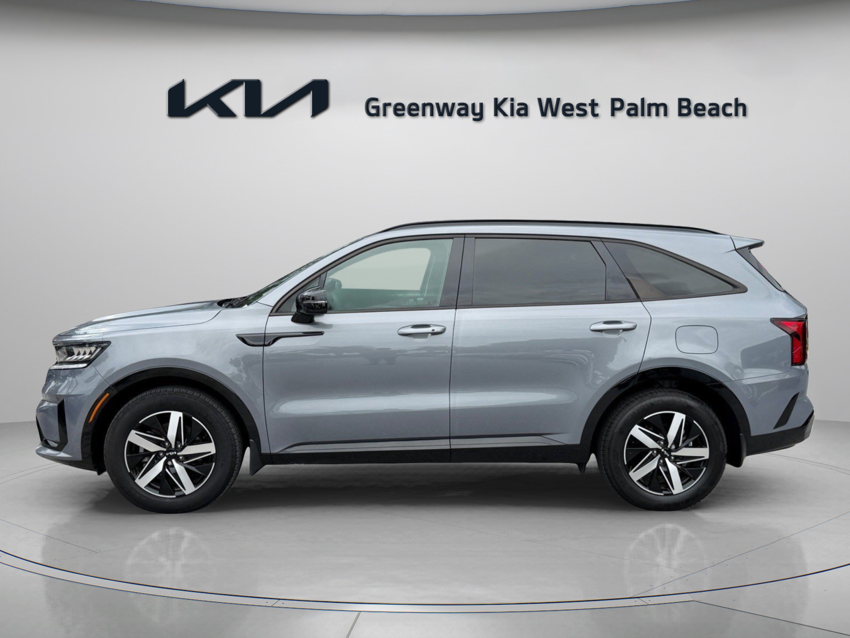 Certified 2023 Kia Sorento S FWD image 4