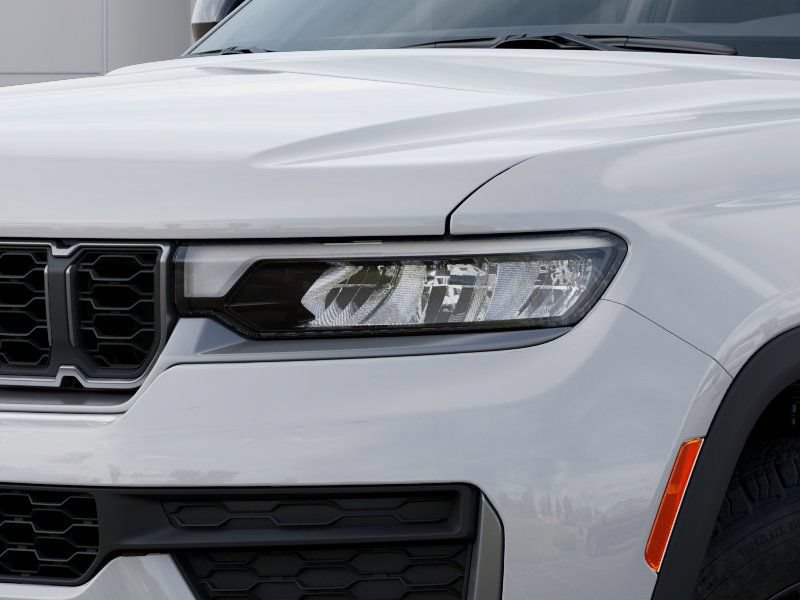 New 2026 Jeep Grand Cherokee Altitude AWD/4WD image 10