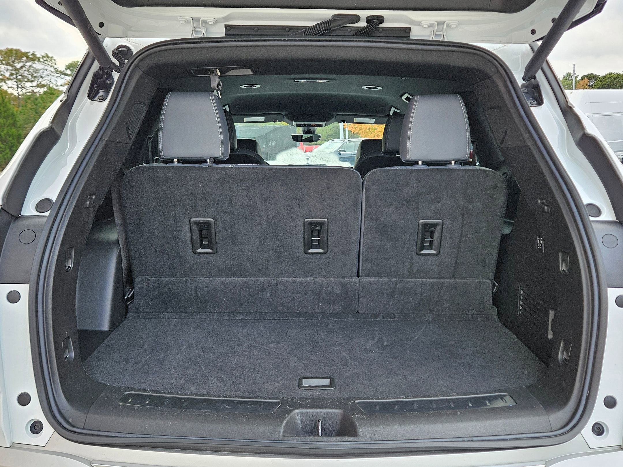 Used 2024 Buick Enclave Premium image 29