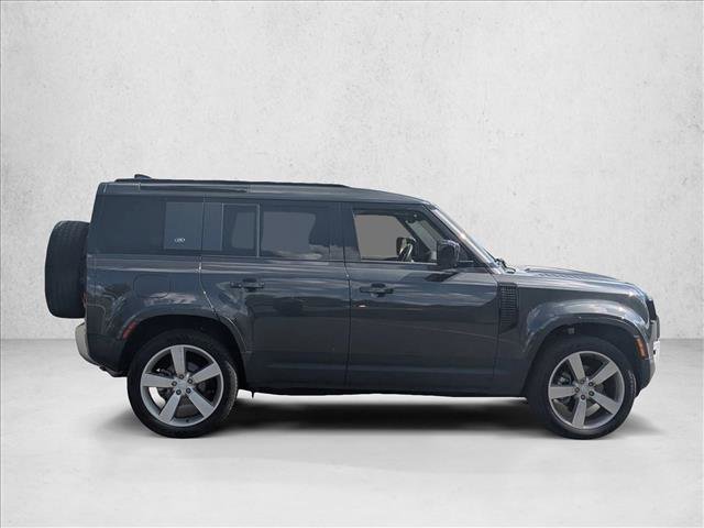 Used 2024 Land Rover Defender 110 S image 4