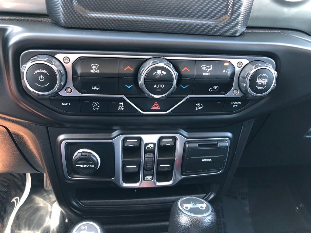 Used 2020 Jeep Wrangler Unlimited Sahara image 15