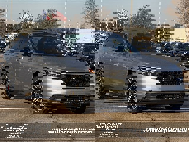 Used 2023 Honda Accord Sport image 1