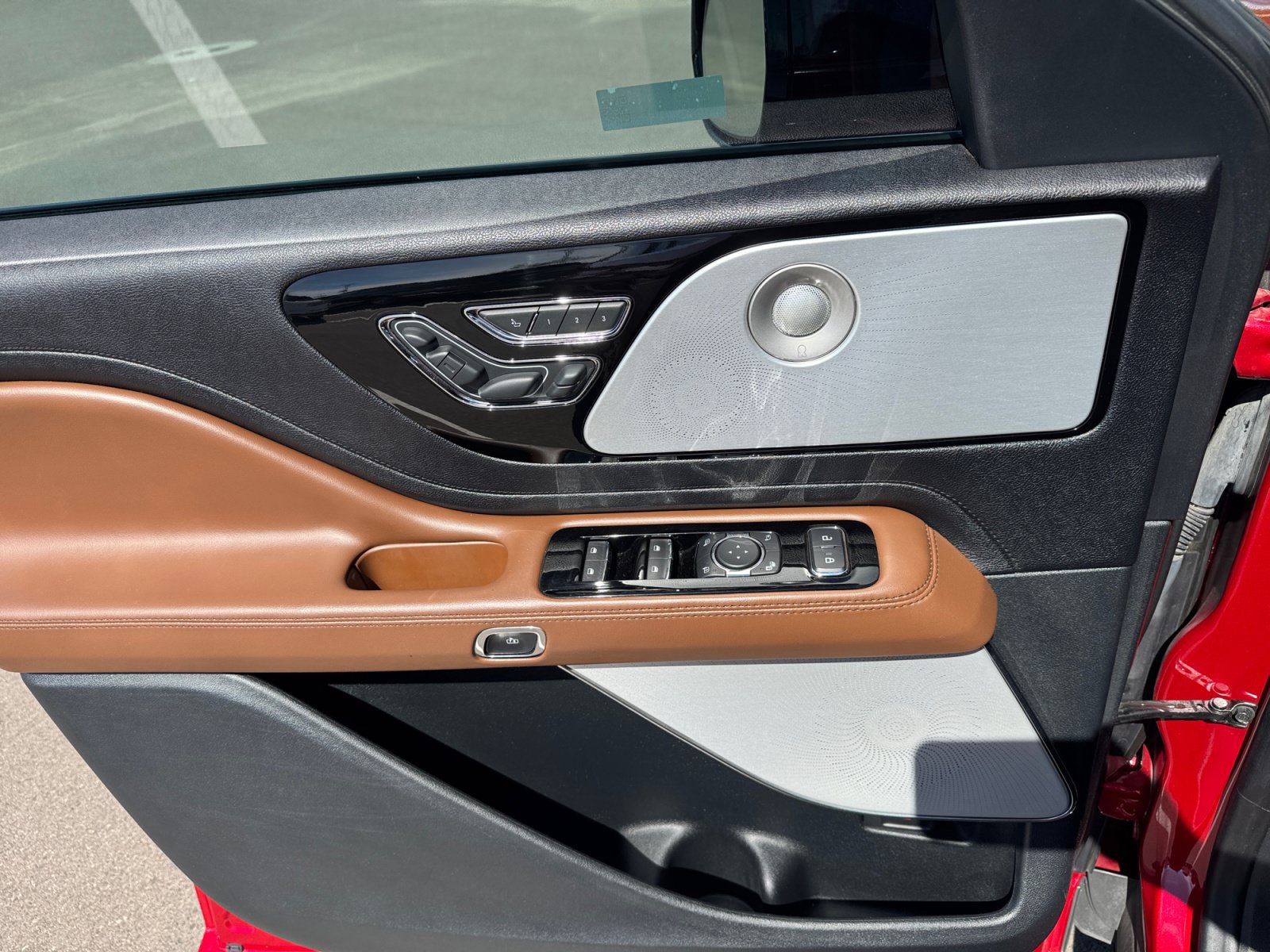 Used 2020 Lincoln Aviator Reserve w/ Equipment Group 201A AWD/4WD image 13