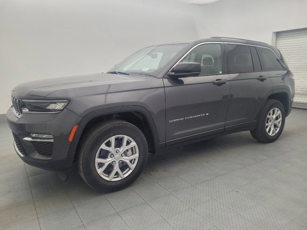 Used 2022 Jeep Grand Cherokee Limited RWD image 2