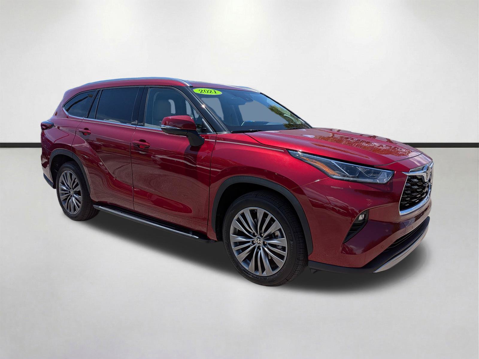 Used 2021 Toyota Highlander Platinum FWD image 2