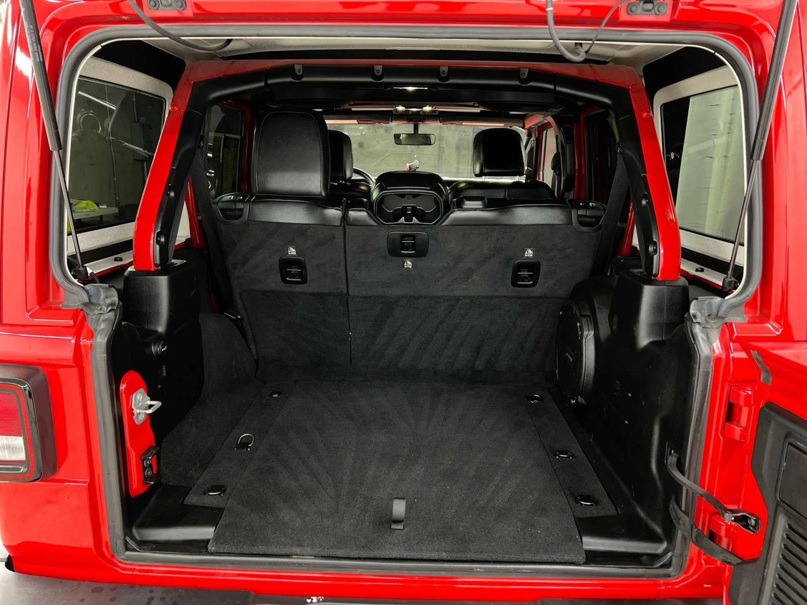 Used 2021 Jeep Wrangler Unlimited Sahara image 29