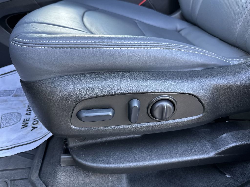 Used 2024 Buick Enclave Essence w/ Experience Buick Package AWD/4WD image 12