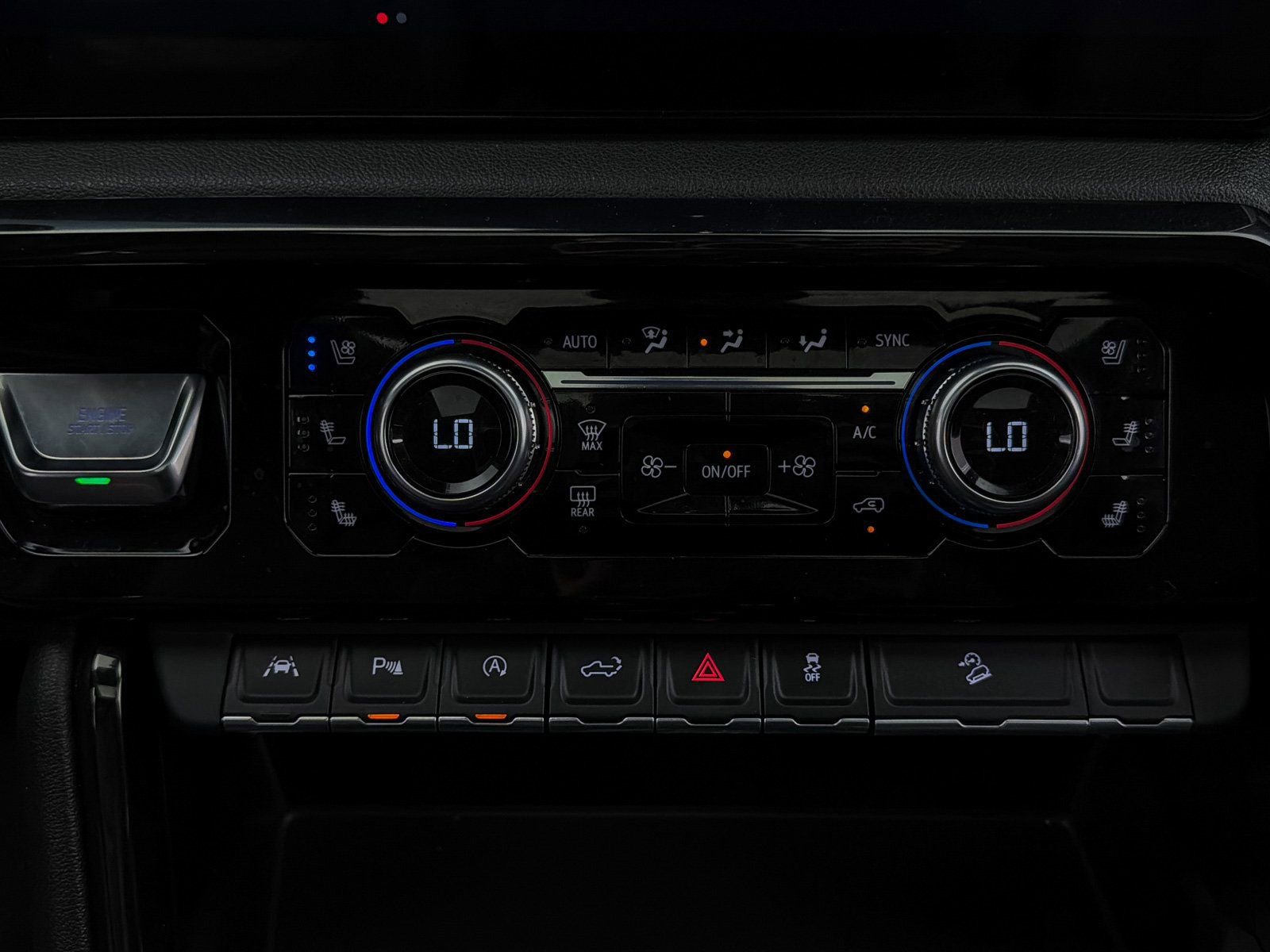 Used 2024 GMC Sierra 1500 AT4 w/ Technology Package image 24