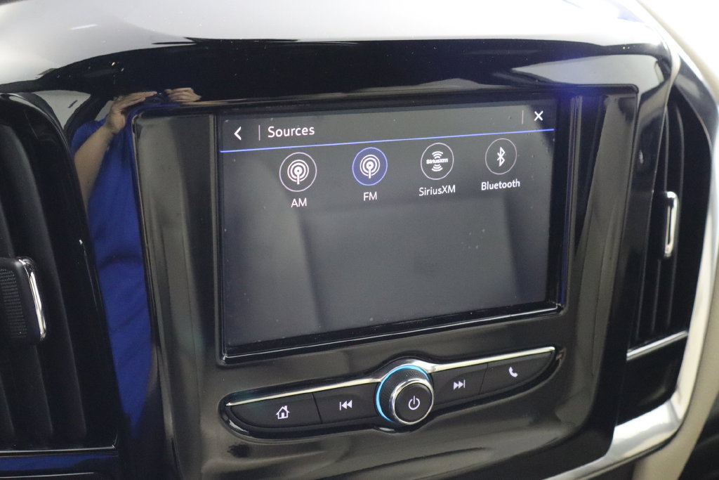 Used 2023 Chevrolet Traverse LS FWD image 35