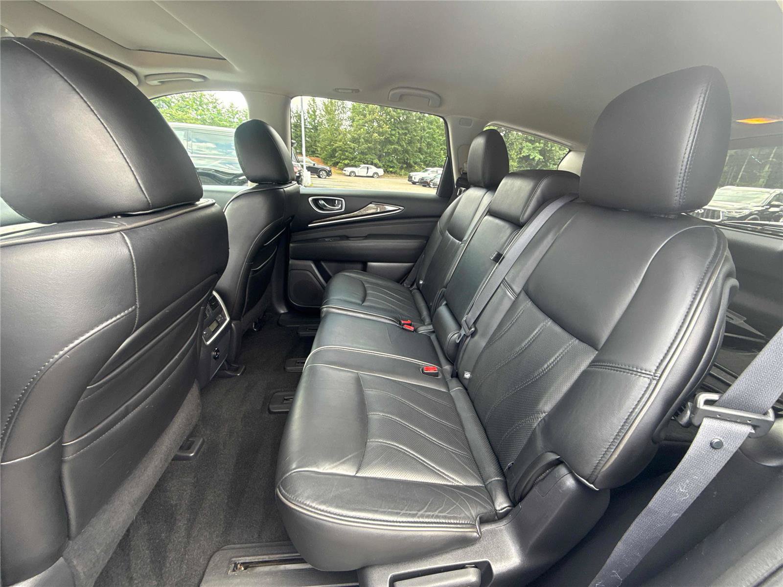 Used 2015 INFINITI QX60 FWD w/ Premium Plus Package image 12