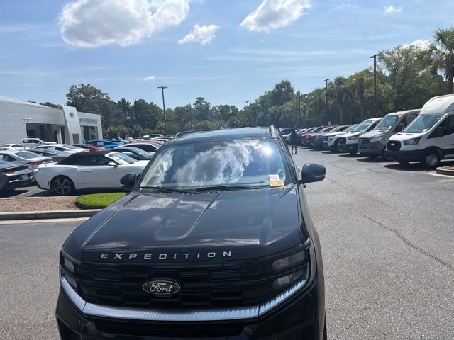 Certified 2025 Ford Expedition Platinum AWD/4WD image 16