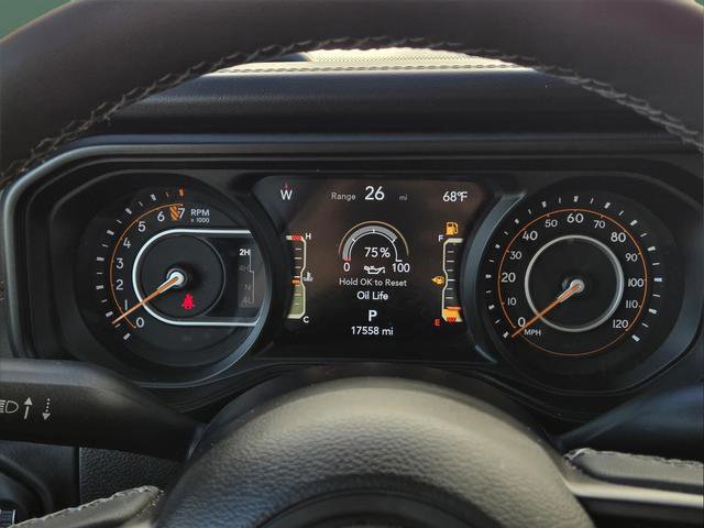 Used 2025 Jeep Gladiator Mojave w/ Convenience Group image 9