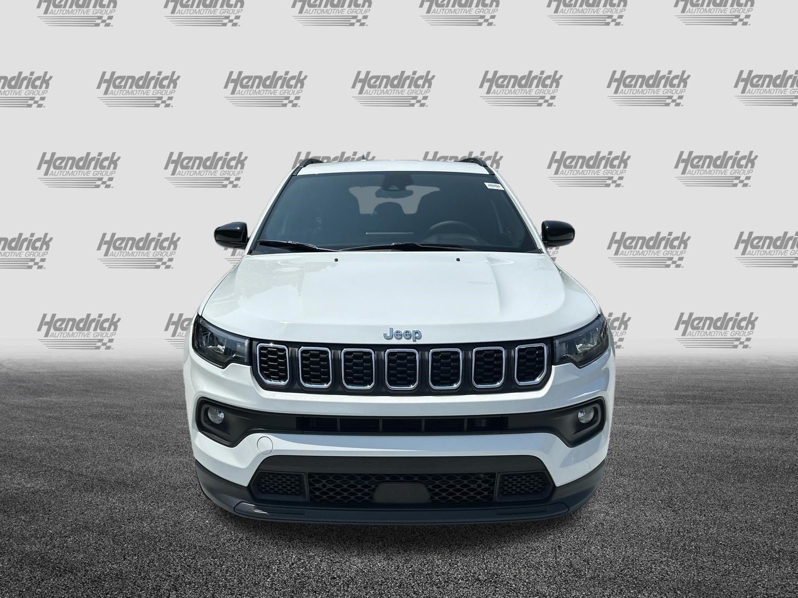 Used 2024 Jeep Compass Latitude AWD/4WD image 3