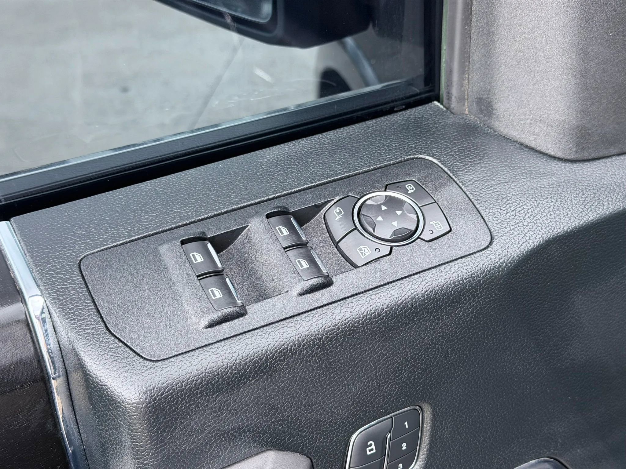 Used 2019 Ford F150 Platinum w/ Equipment Group 701A Luxury image 36