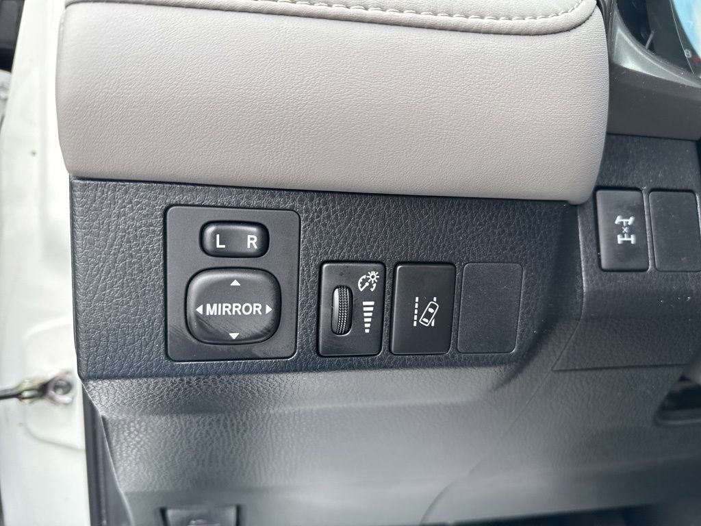 Used 2018 Toyota RAV4 XLE w/ Plus Extra Value Package image 18