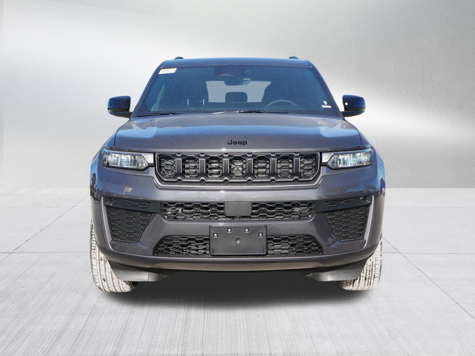 New 2026 Jeep Grand Cherokee Altitude AWD/4WD image 2