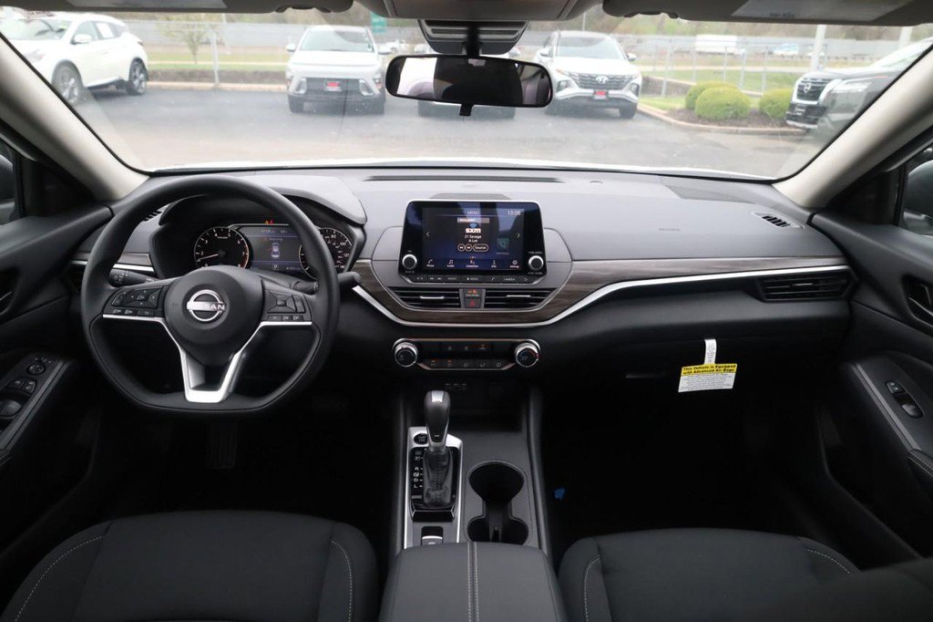New 2026 Nissan Altima 2.5 SV image 7