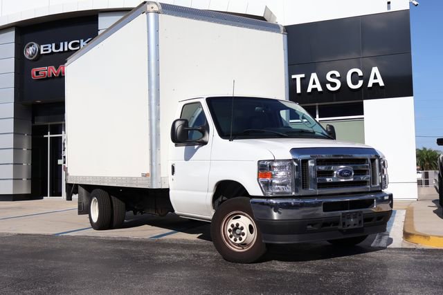 Used 2024 Ford E-450 and Econoline 450 Super Duty w/ Power Windows & Locks Group RWD image 1