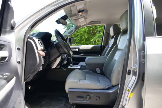 Used 2020 Toyota Tundra Limited w/ Limited Premium Package AWD/4WD image 27