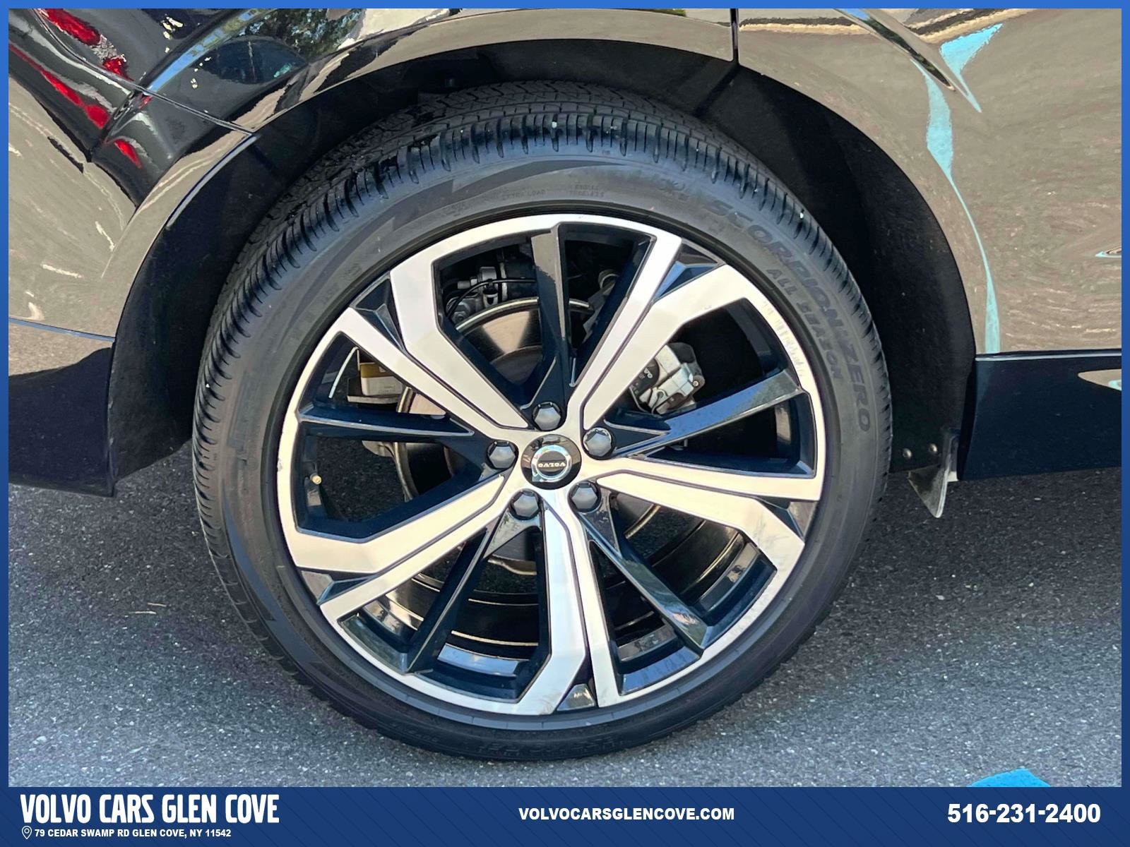 Certified 2024 Volvo XC60 B5 Ultimate w/ Protection Package Premier AWD/4WD image 8