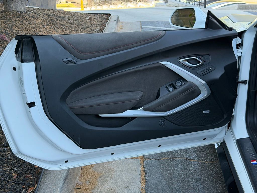 Used 2019 Chevrolet Camaro ZL1 RWD image 26
