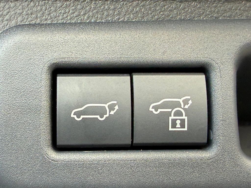Used 2025 Toyota Sequoia TRD Pro AWD/4WD image 33