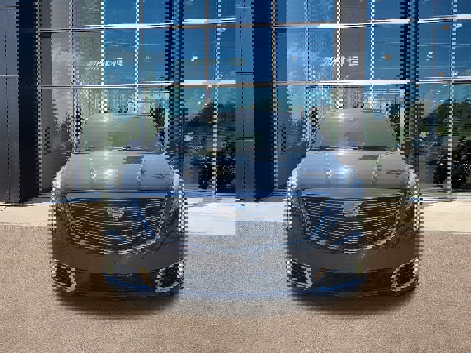 Used 2018 Cadillac XTS Platinum image 2