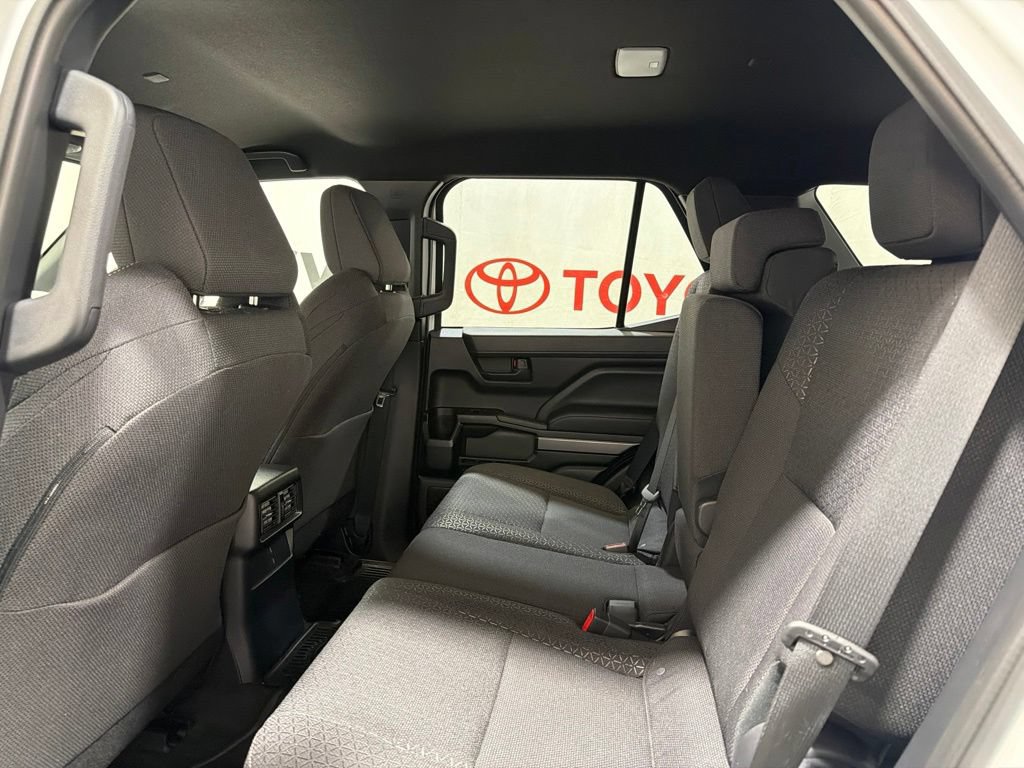 Used 2026 Toyota 4Runner SR5 AWD/4WD image 18