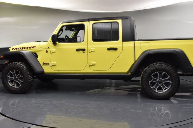 Used 2024 Jeep Gladiator Mojave w/ Technology Group image 5