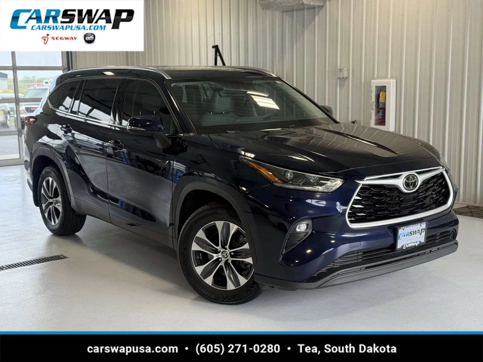 Used 2021 Toyota Highlander XLE AWD/4WD image 1