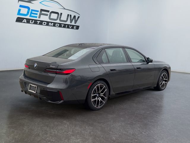 New 2026 BMW 740i xDrive image 3