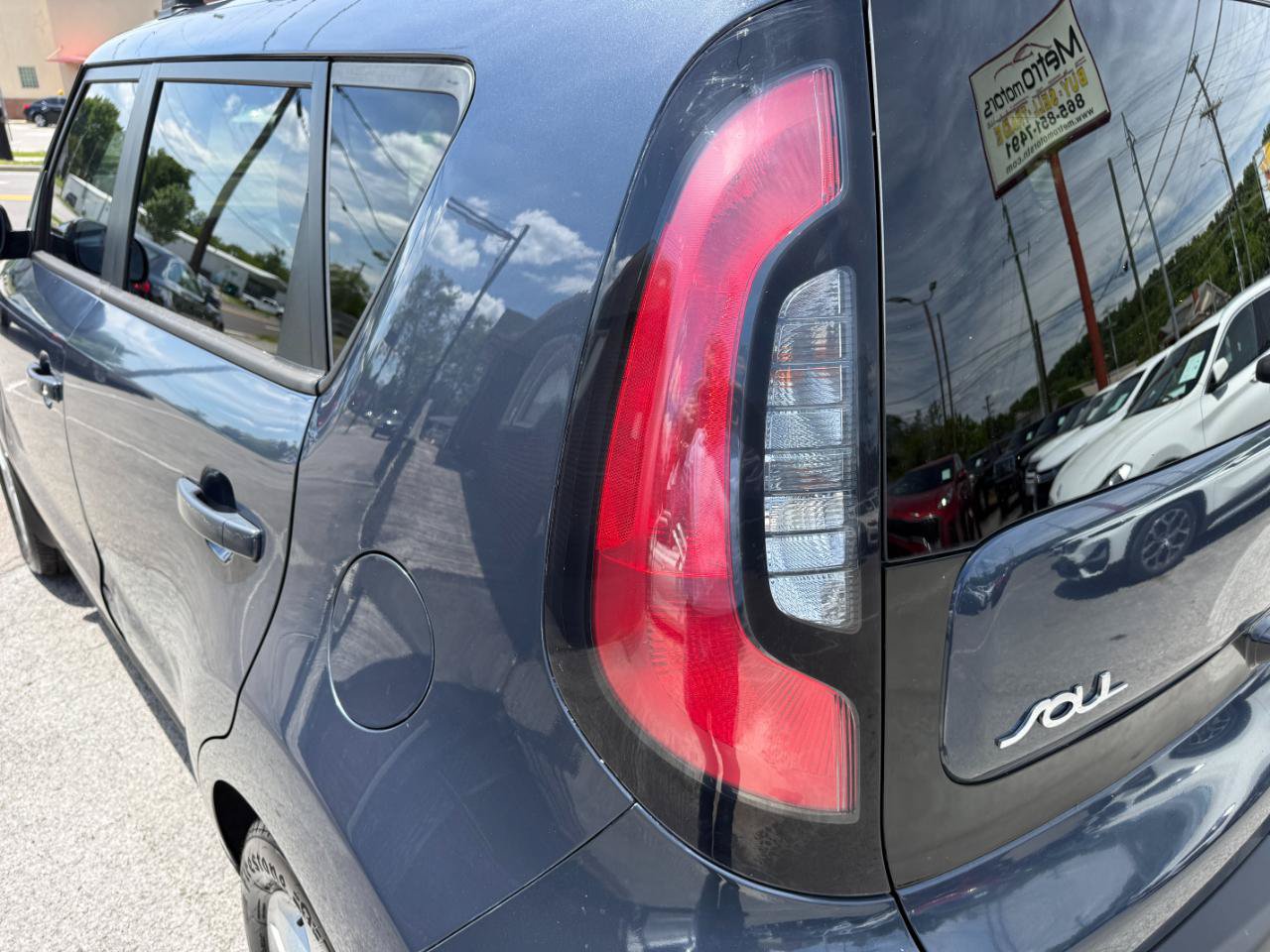 Used 2015 Kia Soul + FWD image 37