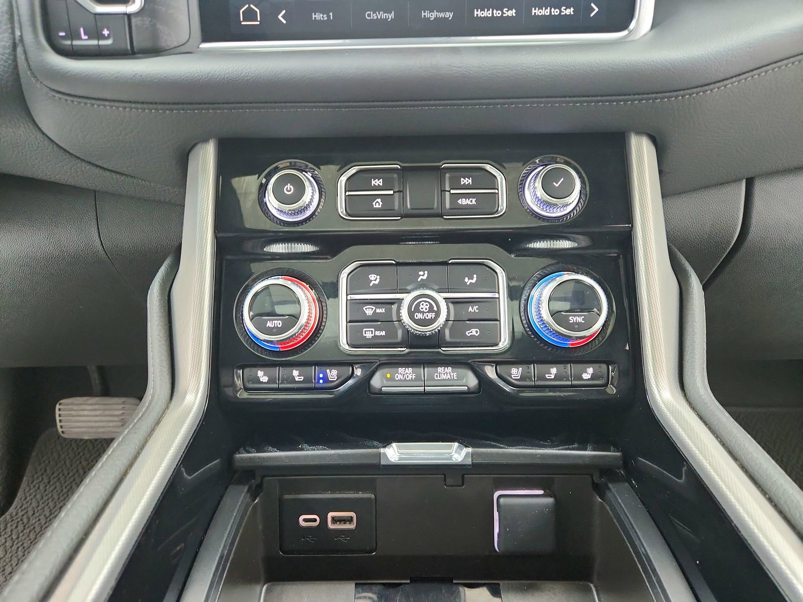Used 2023 GMC Yukon XL Denali RWD image 29