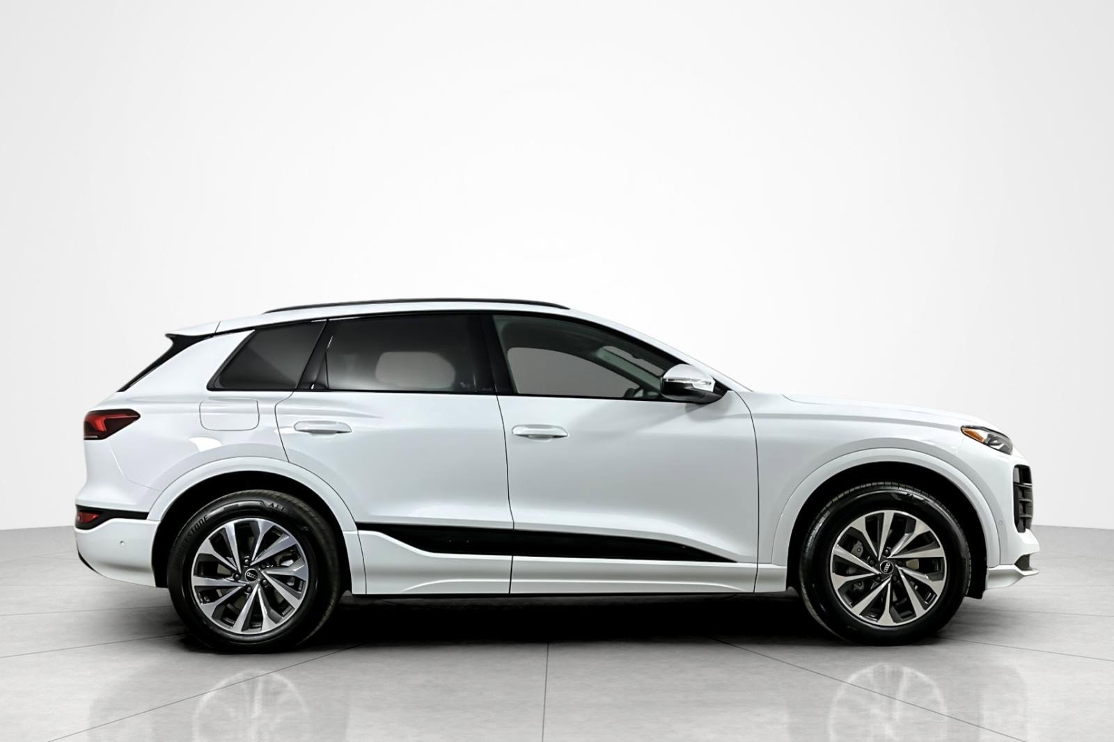 New 2025 Audi Q6 e-tron Premium image 7