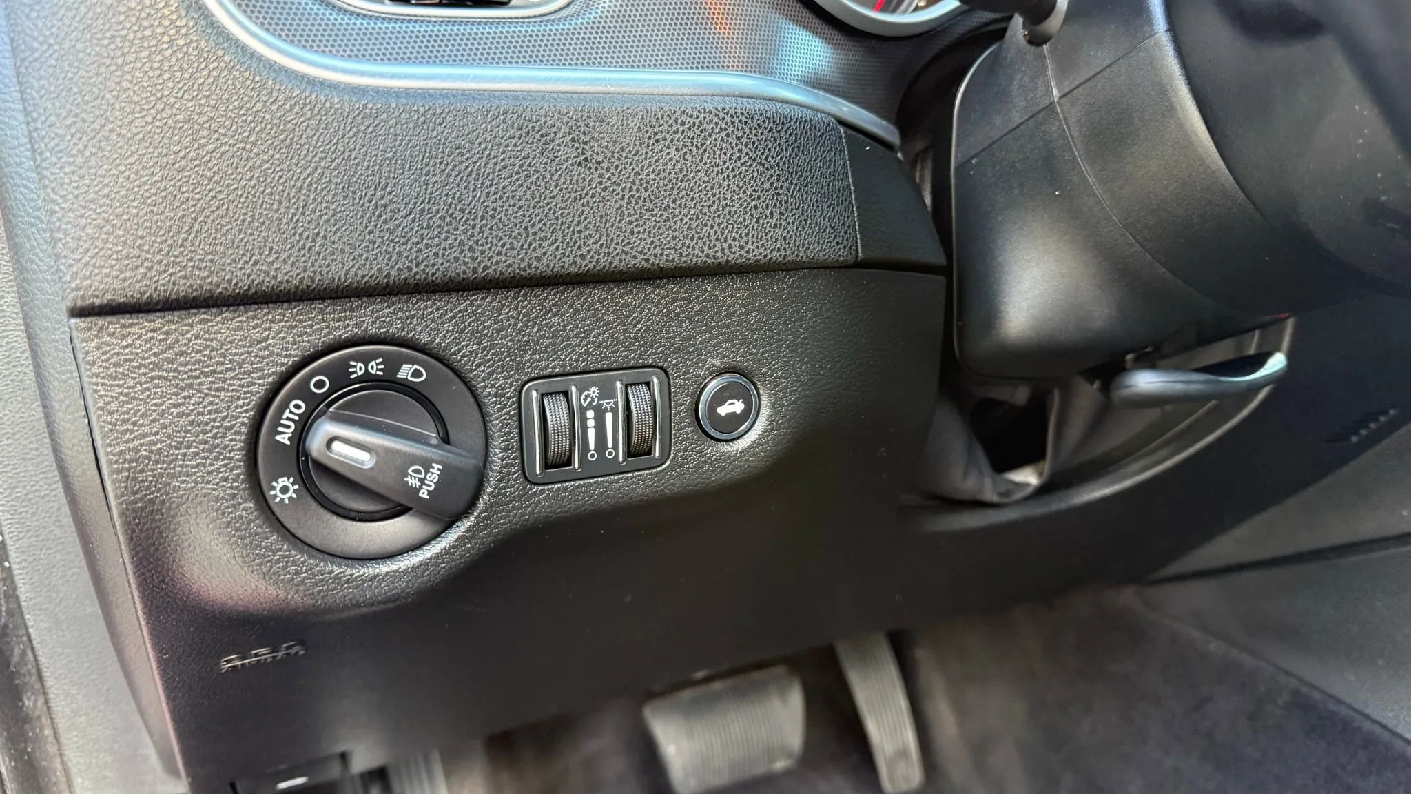 Used 2017 Dodge Charger SXT w/ AWD Plus Group image 14