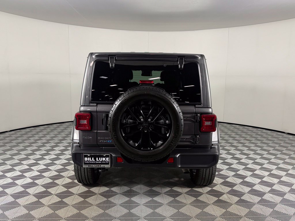 Certified 2025 Jeep Wrangler Unlimited Sahara AWD/4WD image 8