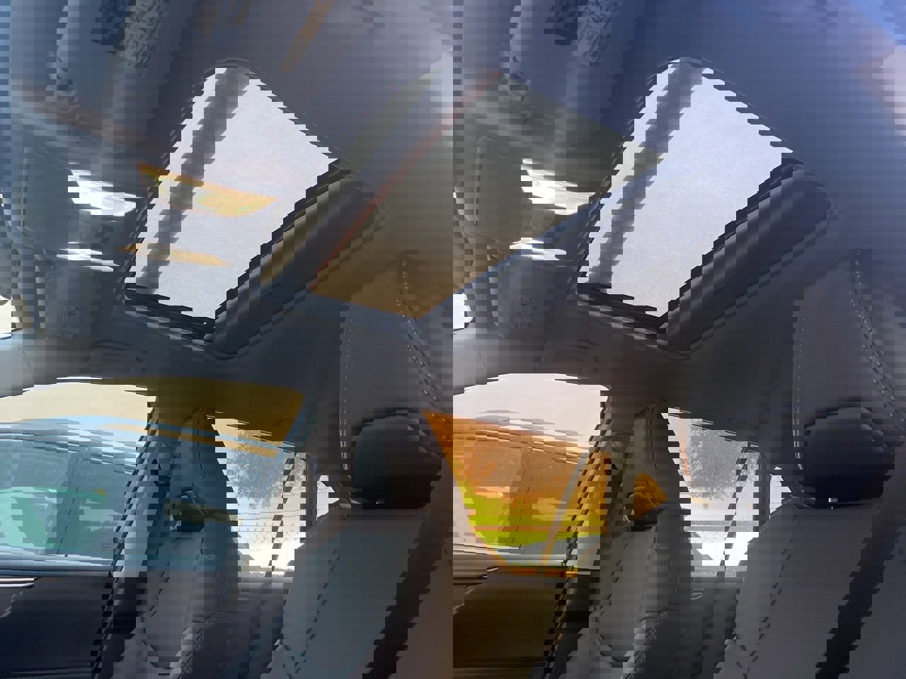 Used 2024 Toyota RAV4 XLE Premium image 9