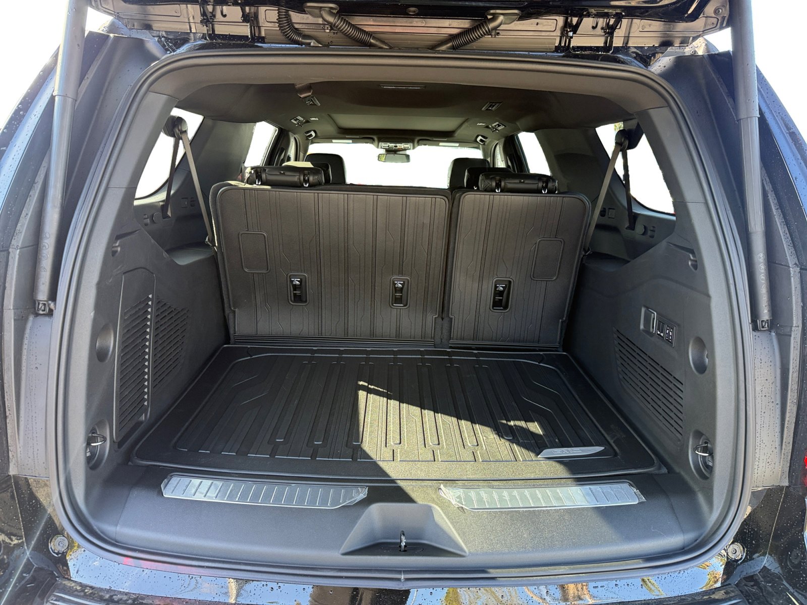 New 2026 GMC Yukon XL Denali w/ Sun & Power Step Package image 17