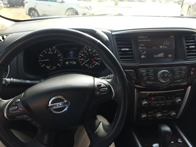 Used 2015 Nissan Pathfinder Platinum w/ Cargo Package FWD image 17