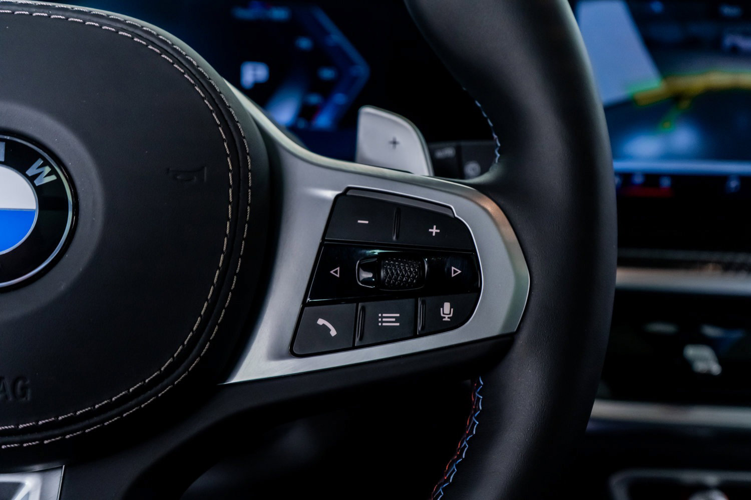 Used 2025 BMW X7 M60i image 50