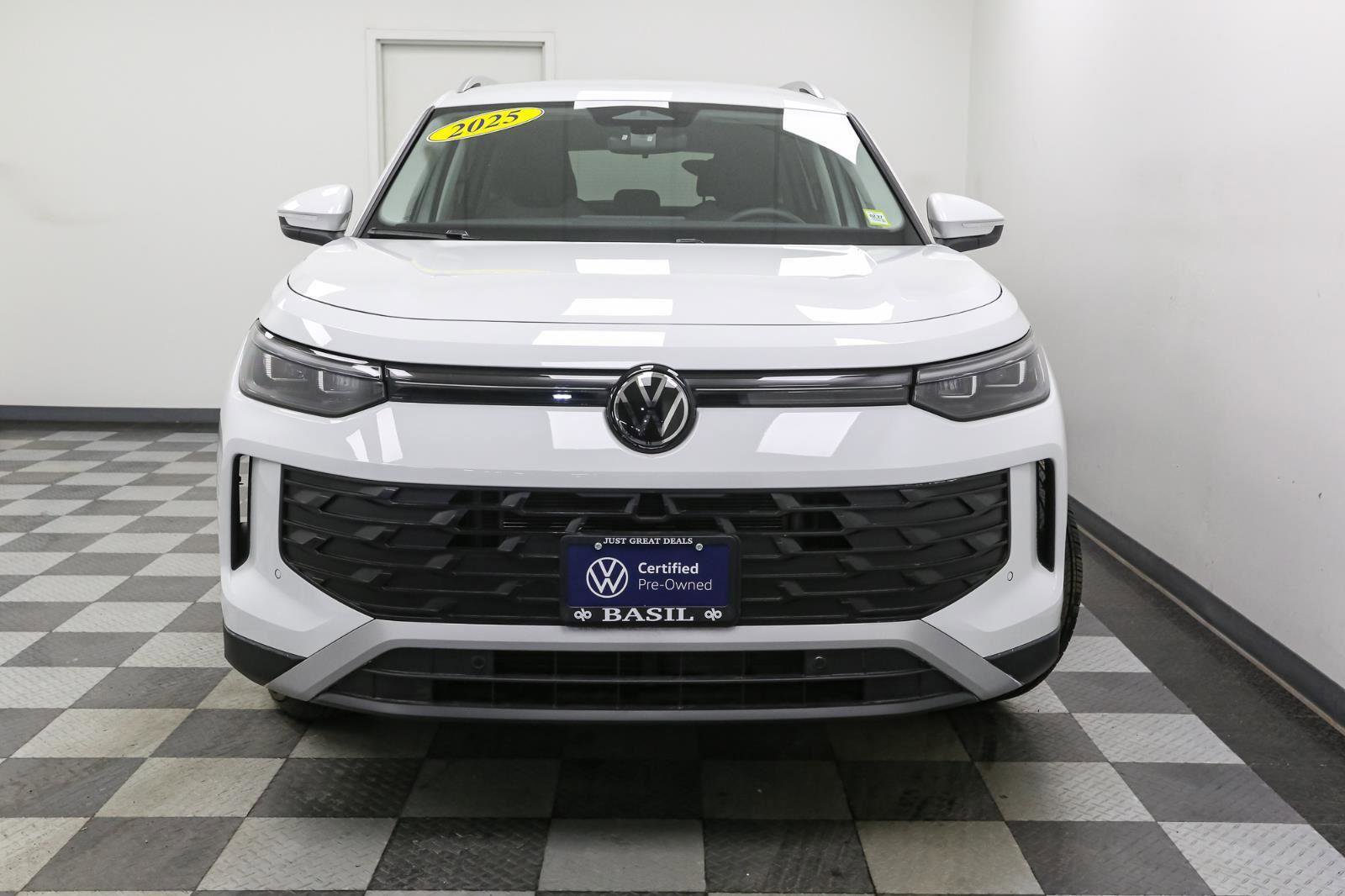 Used 2025 Volkswagen Tiguan S image 4