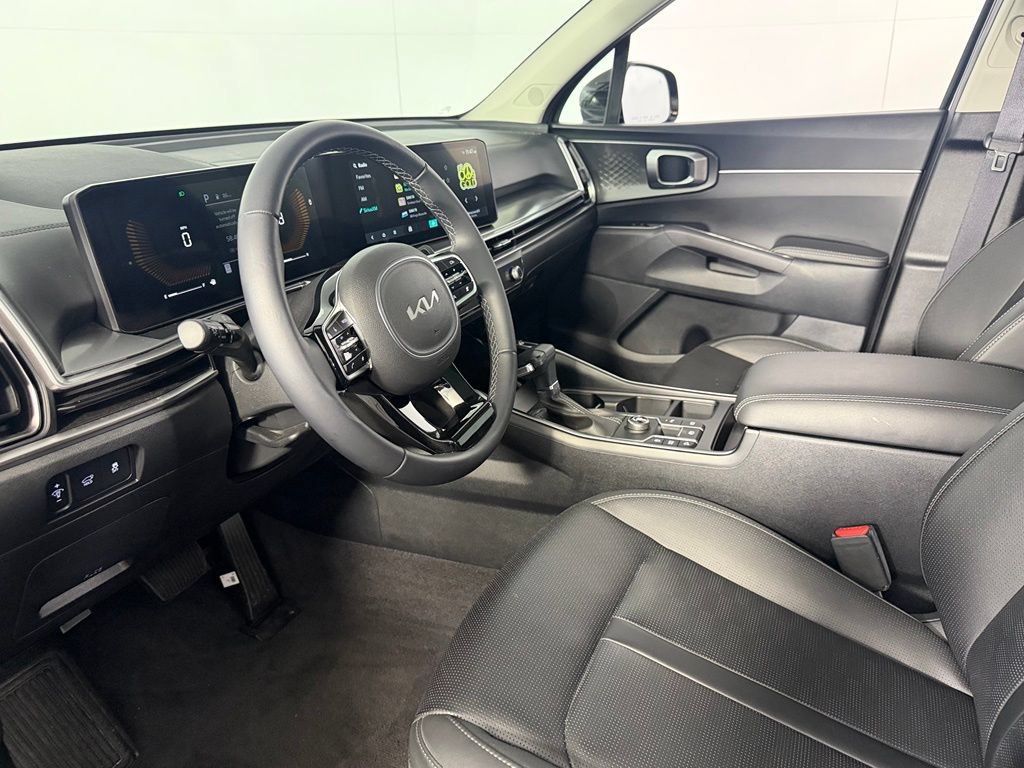Used 2025 Kia Sorento EX w/ Panoramic Sunroof Package FWD image 17